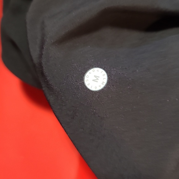 Lululemon Sojurn Jacket - Picture 3 of 3